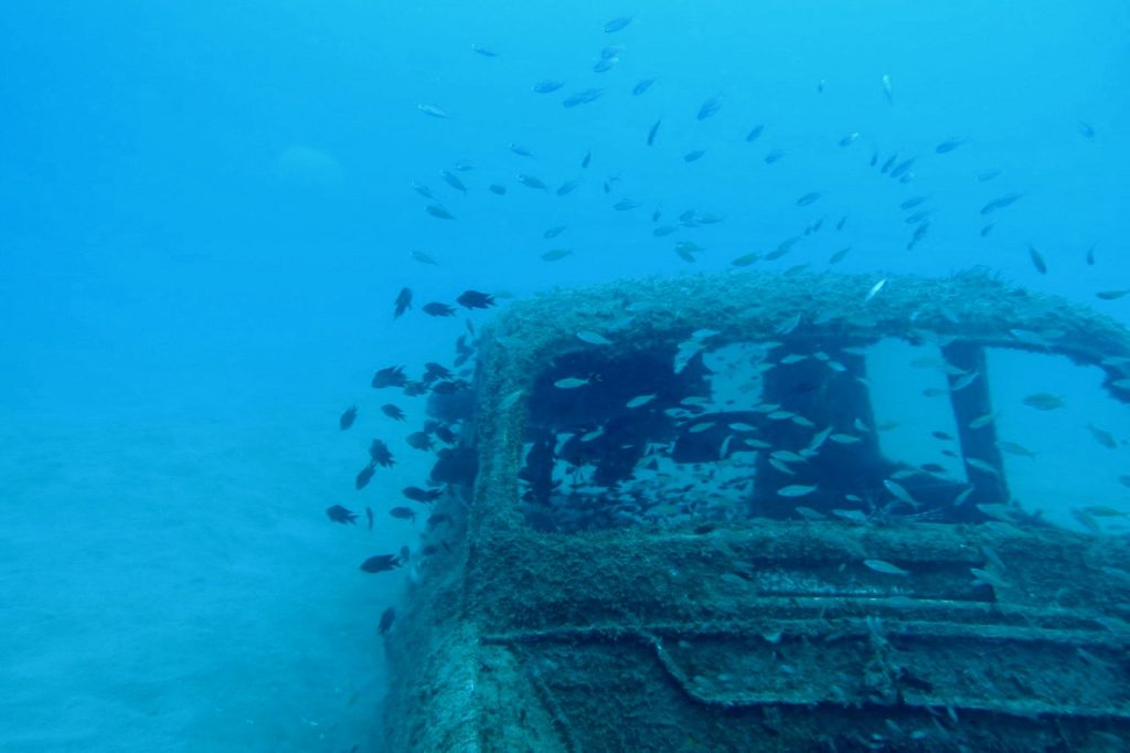the artificial reef parking lot car underwater
