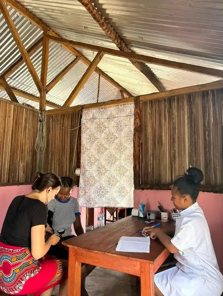 medical volunteer program